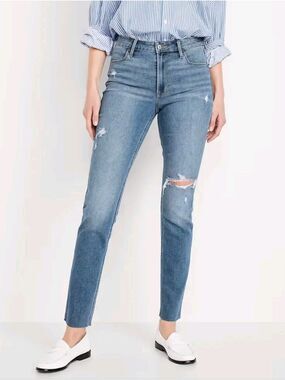 OLD NAVY ANKLE JEANS - MSRP $45 Size 22
